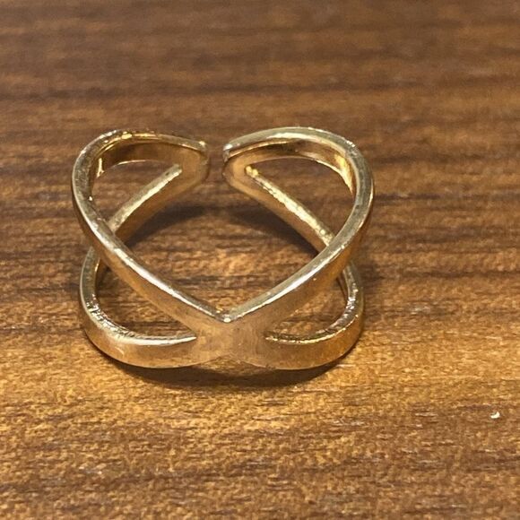 Jewelry - Women’s gold colored adjustable‎ toe ring